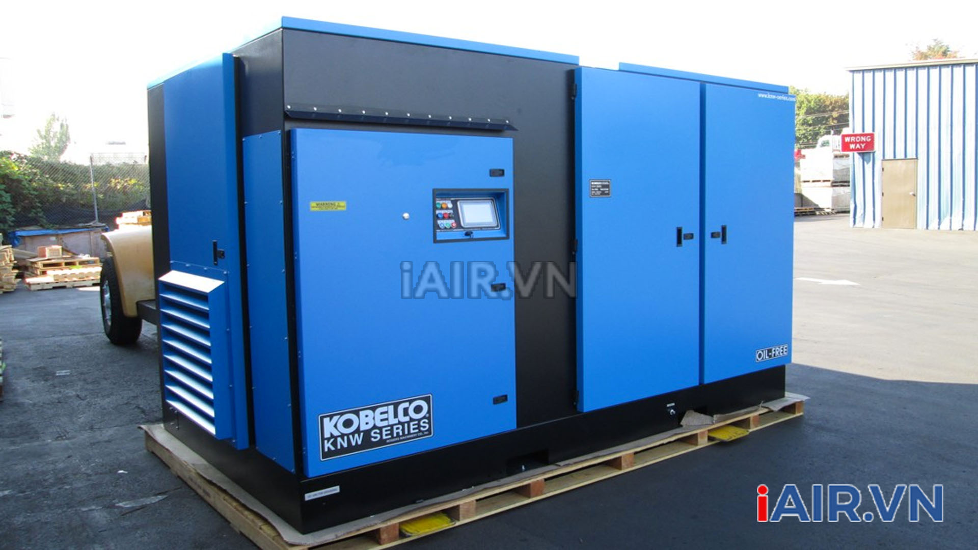 may-nen-khi-truc-vit-kobelco-