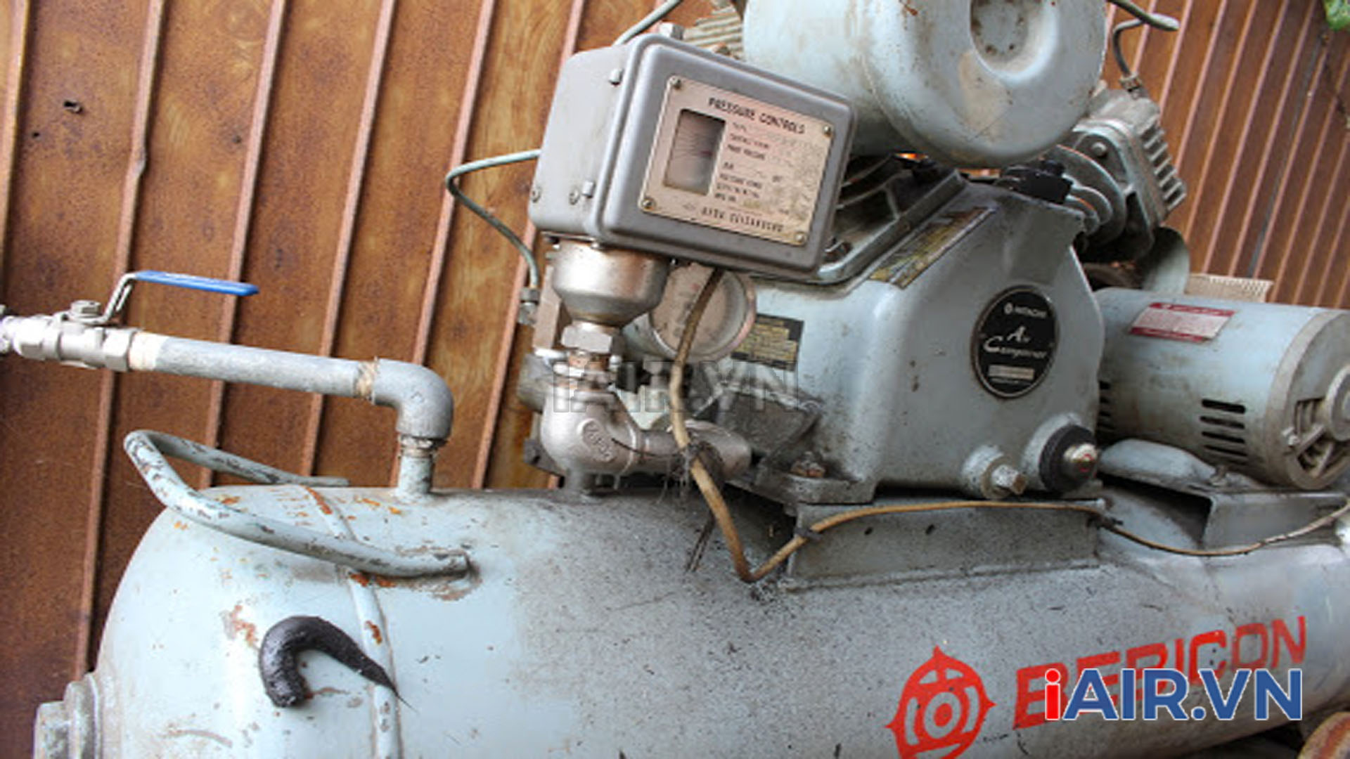 may-nen-khi-nhat-bai-hitachi-mini